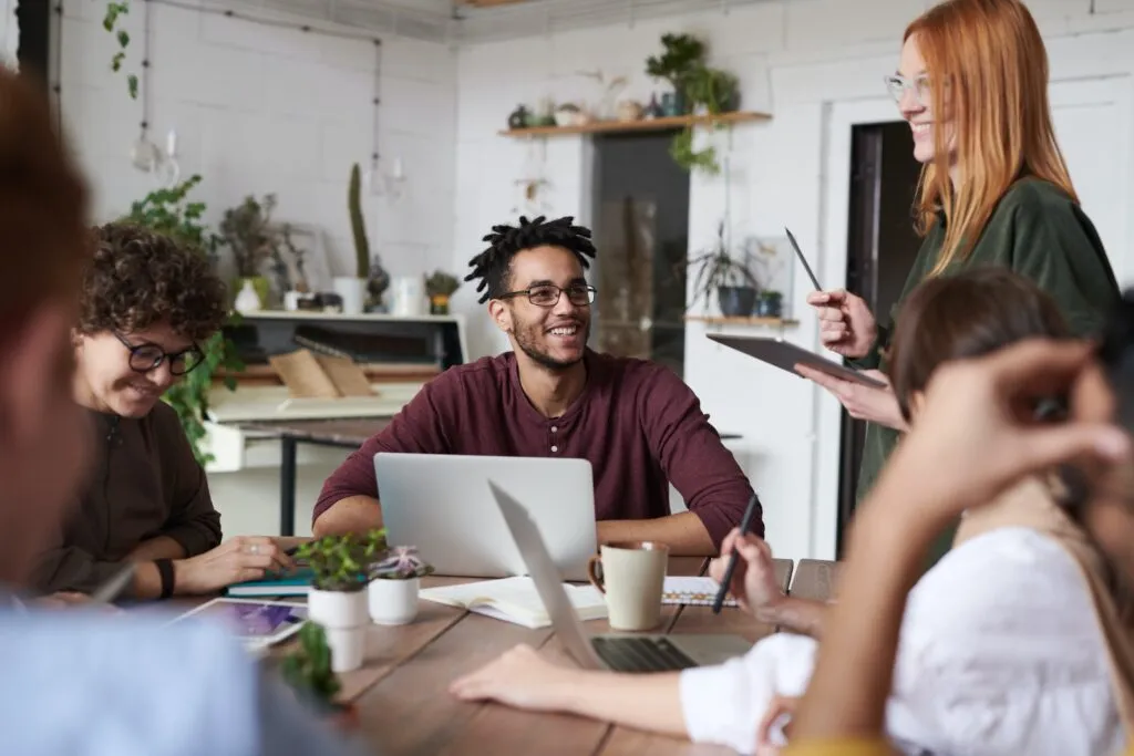 tipe Service Marketing Triangle